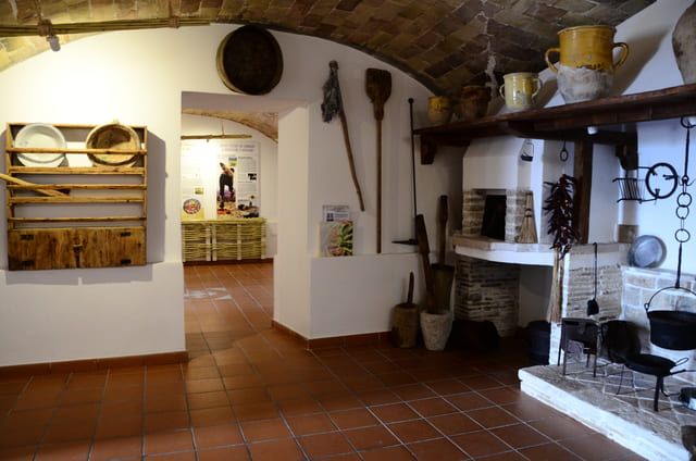 Gli attrezzi esposti nel Museo del Peperone